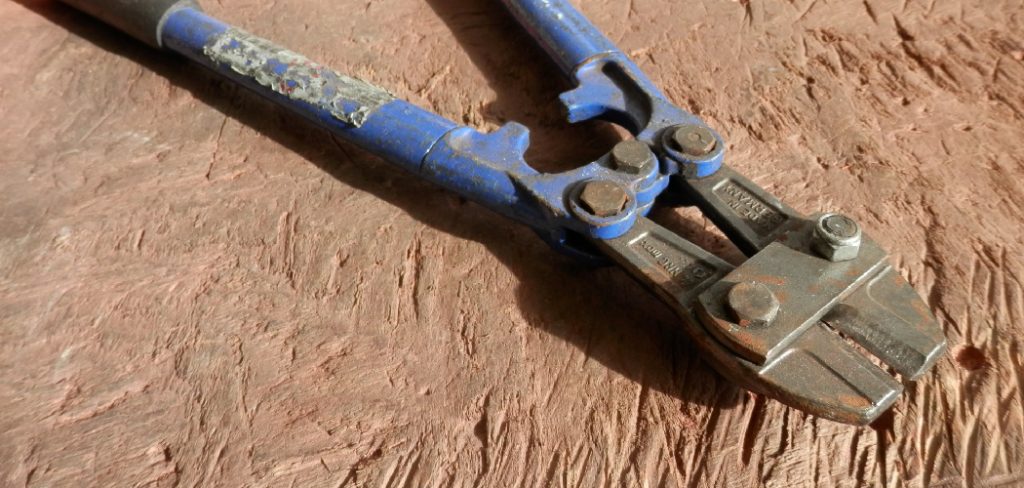 How to Cut Rebar With Bolt Cutters