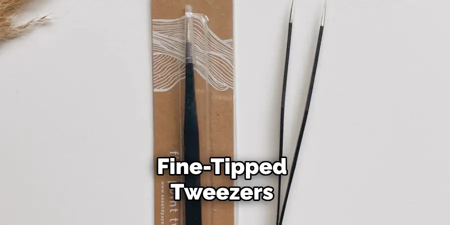 Fine-tipped Tweezers 