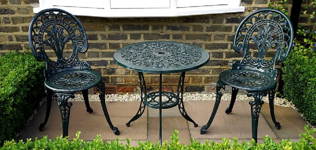 How to Paint Rod Iron Furniture