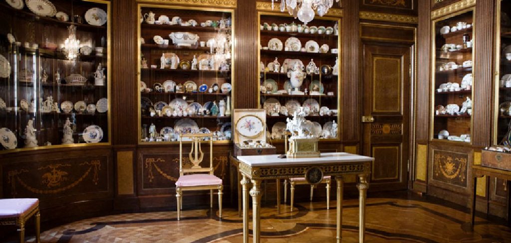 How to Paint a Bronze Furniture