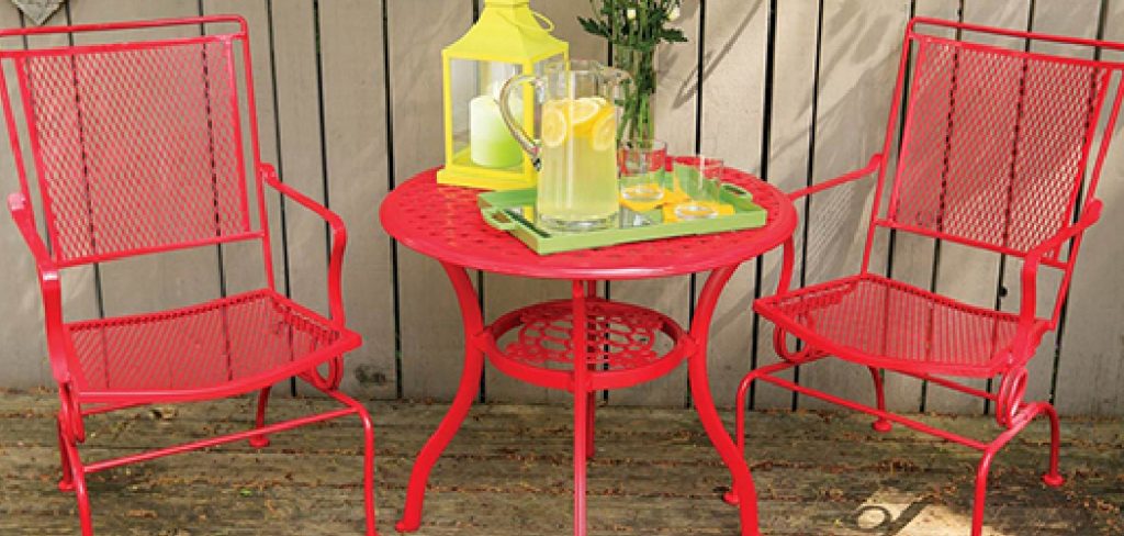 How to Repaint a Metal Chair