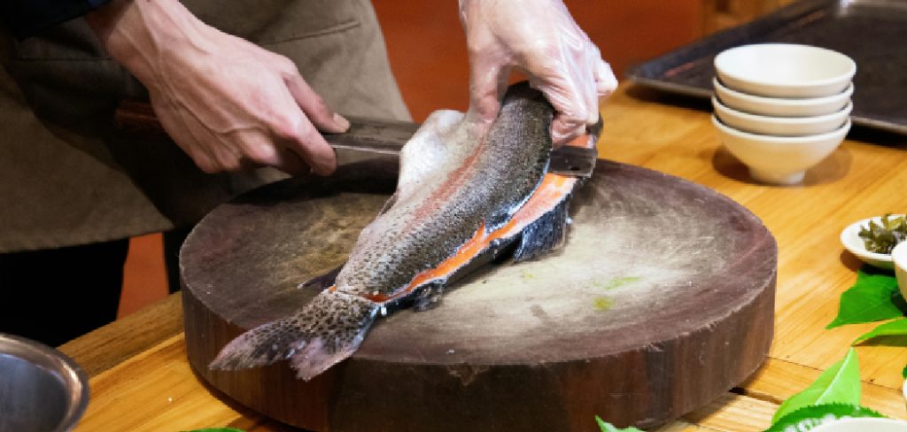 How to Use a Fish Knife