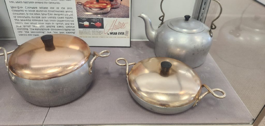 How to Clean an Aluminum Pan