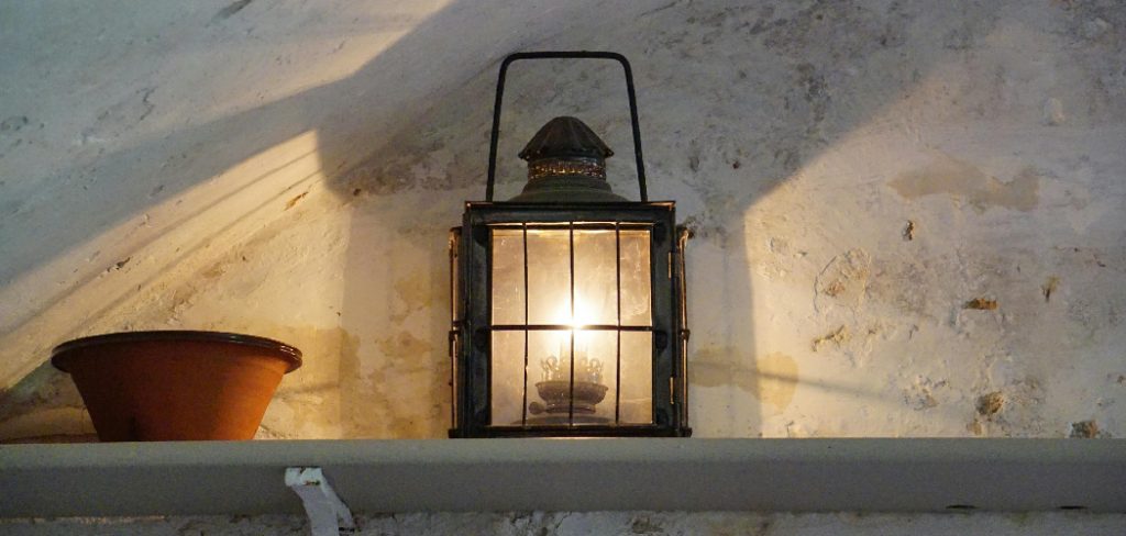 How to Paint Metal Light Fixtures