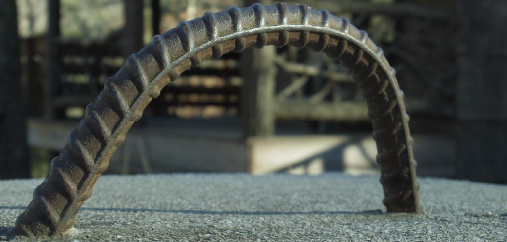 How to Add Concrete to Metal