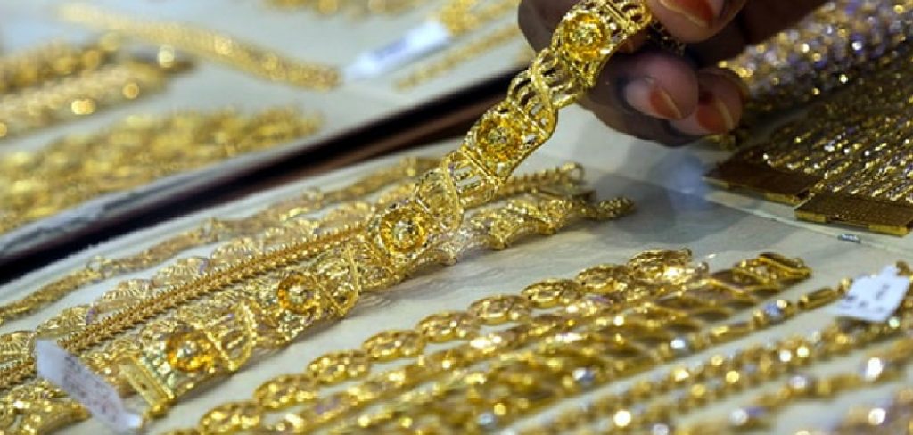 How to Clean Gold Jewelry