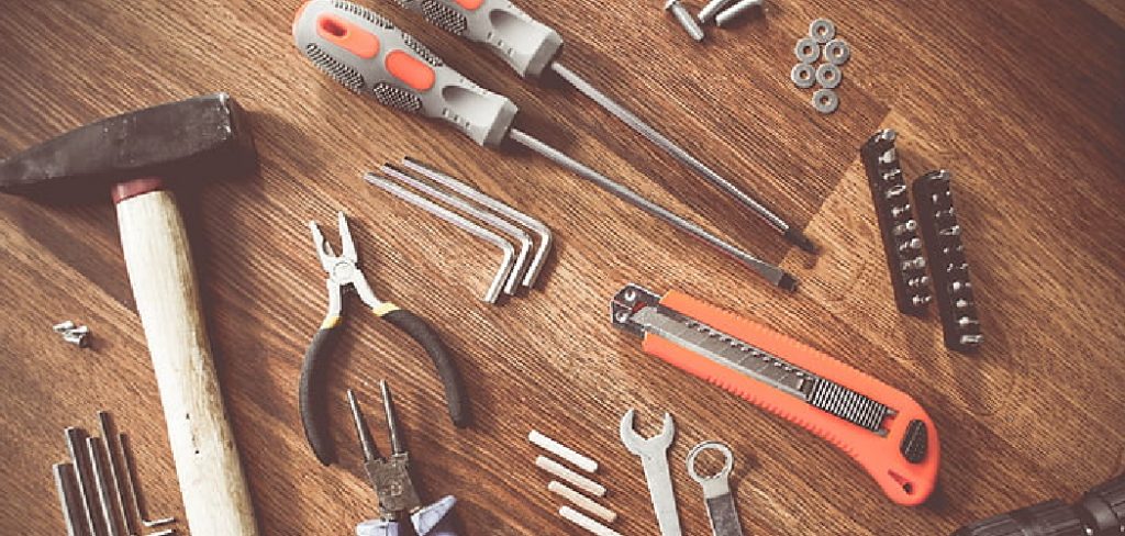 How to Loosen a Stuck Metal Screw on Wood