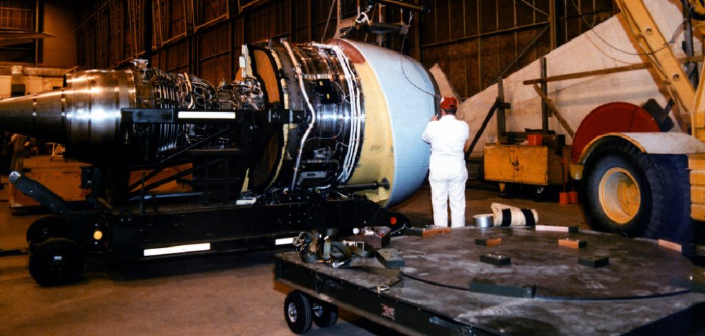 How to Use an Engine Hoist