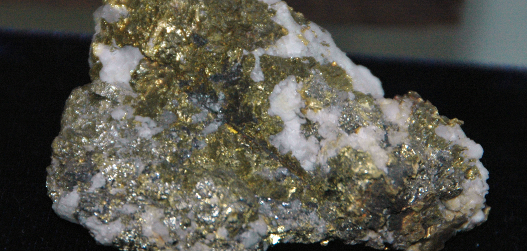 How to Tell Pyrite From Gold