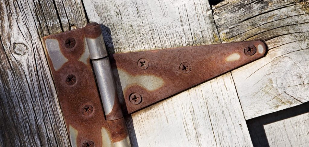 How to Adjust Metal Gate Hinges