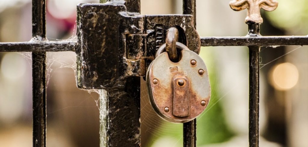 How to Fix a Metal Gate Latch
