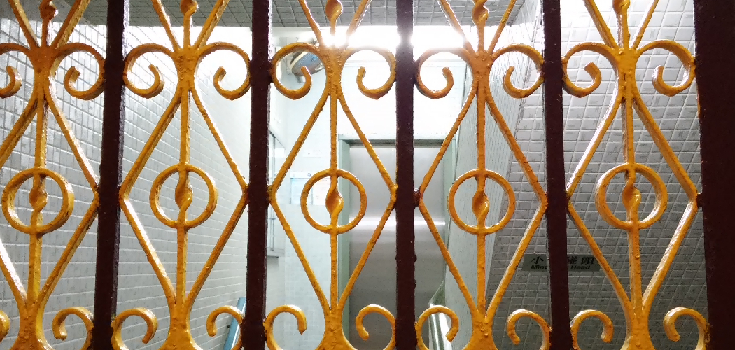 How to Paint a Metal Gate