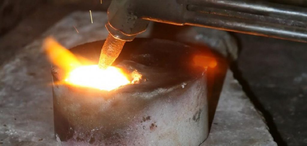 How to Attach Wax to Metal